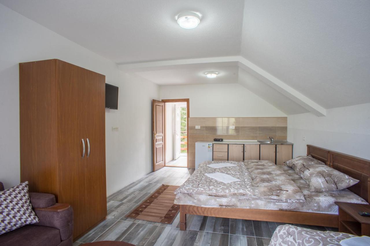 Apartmani Jezero Жабляк Экстерьер фото